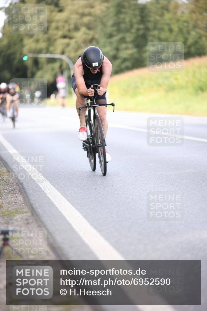 01.09.2024 - 17. Tribühne Triathlon H.Heesch http://msf.ph/oto/6952590 01.09.2024 15:46:47 Radfahren 345, 908, 958, 1126, 1132, 1173, 1175, 1297, 1436, 1436 meine-sportfotos.de