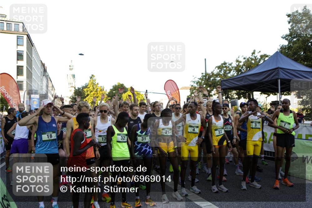 01.09.2024 - BARMER Alsterlauf Kathrin Stürmer Photography http://msf.ph/oto/6969014 01.09.2024 08:57:17 Ziel  meine-sportfotos.de