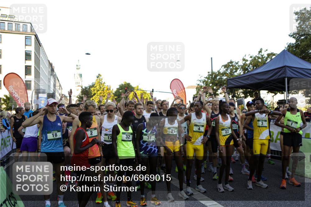 01.09.2024 - BARMER Alsterlauf Kathrin Stürmer Photography http://msf.ph/oto/6969015 01.09.2024 08:57:17 Ziel  meine-sportfotos.de