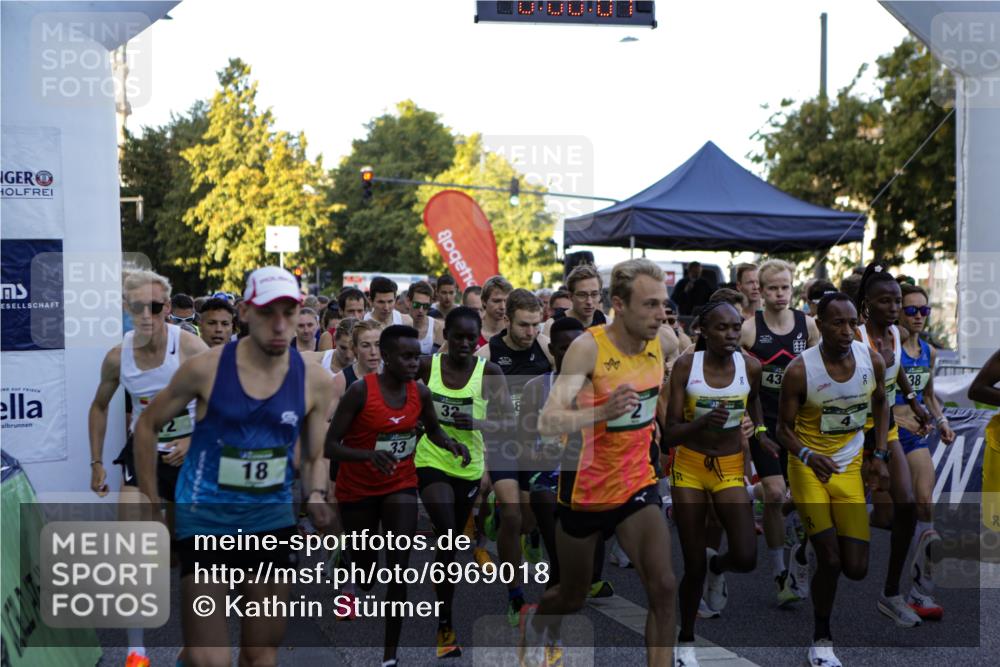 01.09.2024 - BARMER Alsterlauf Kathrin Stürmer Photography http://msf.ph/oto/6969018 01.09.2024 08:58:27 Ziel  meine-sportfotos.de