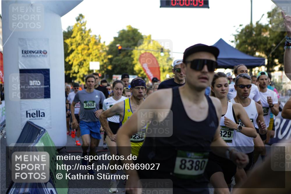 01.09.2024 - BARMER Alsterlauf Kathrin Stürmer Photography http://msf.ph/oto/6969027 01.09.2024 08:58:35 Ziel  meine-sportfotos.de