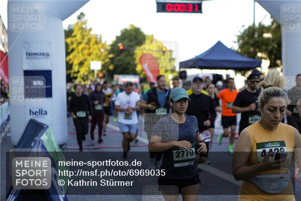 01.09.2024 - BARMER Alsterlauf Kathrin Stürmer Photography http://msf.ph/oto/6969035 01.09.2024 08:58:56 Ziel  meine-sportfotos.de