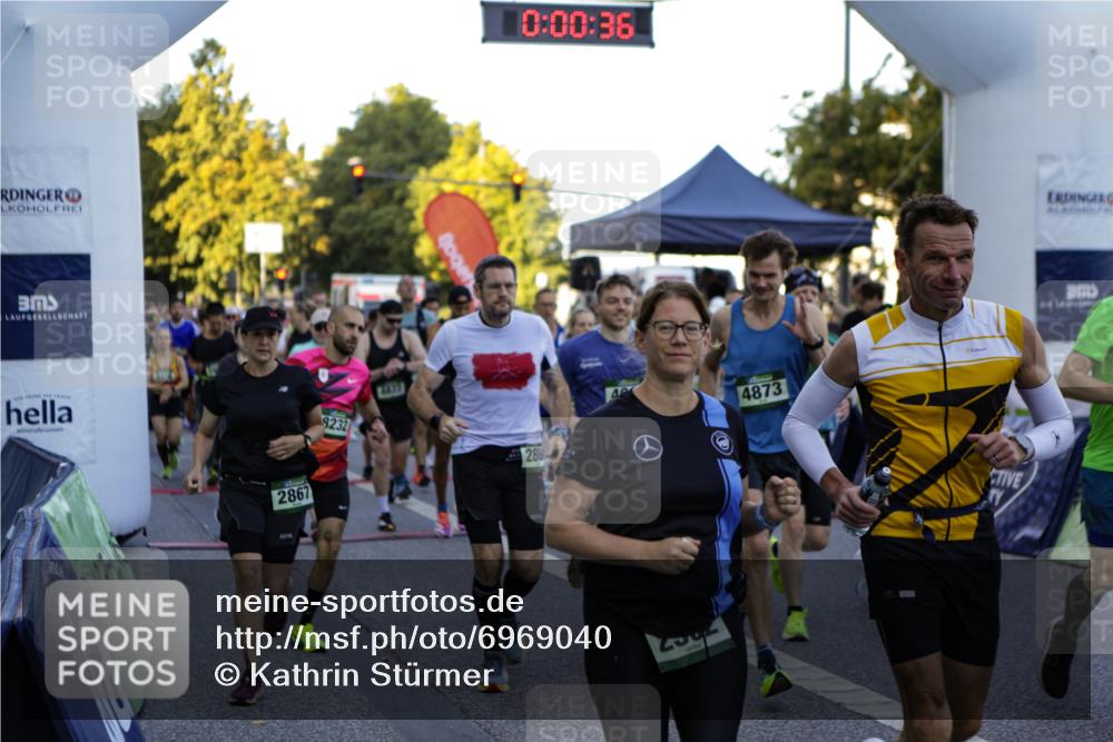 01.09.2024 - BARMER Alsterlauf Kathrin Stürmer Photography http://msf.ph/oto/6969040 01.09.2024 08:59:01 Ziel  meine-sportfotos.de