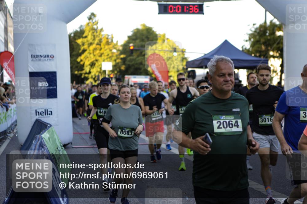 01.09.2024 - BARMER Alsterlauf Kathrin Stürmer Photography http://msf.ph/oto/6969061 01.09.2024 09:00:02 Ziel  meine-sportfotos.de