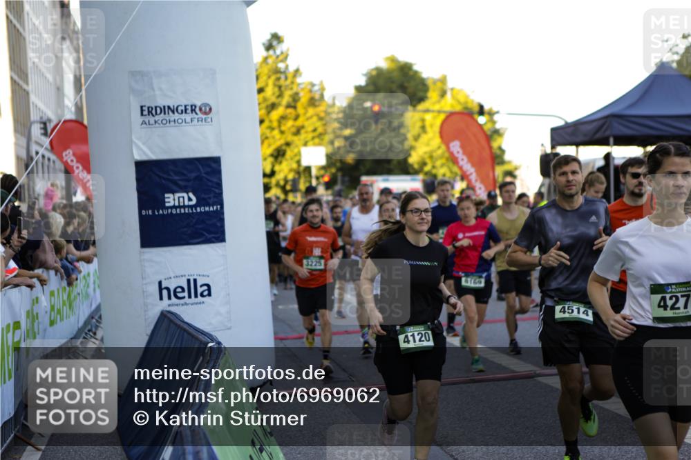 01.09.2024 - BARMER Alsterlauf Kathrin Stürmer Photography http://msf.ph/oto/6969062 01.09.2024 09:00:30 Ziel  meine-sportfotos.de