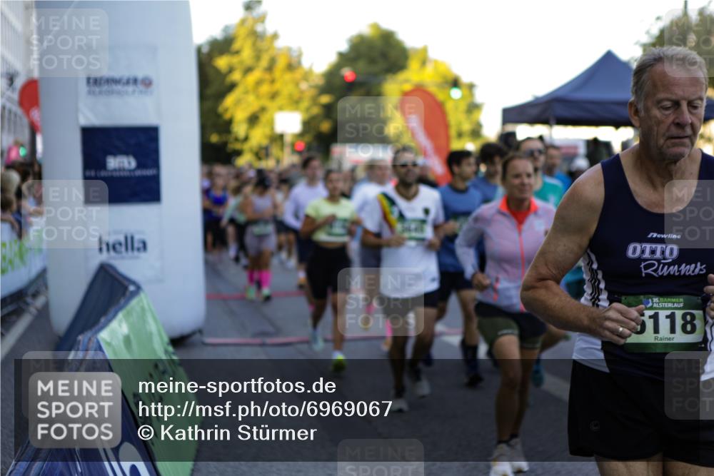 01.09.2024 - BARMER Alsterlauf Kathrin Stürmer Photography http://msf.ph/oto/6969067 01.09.2024 09:01:14 Ziel  meine-sportfotos.de