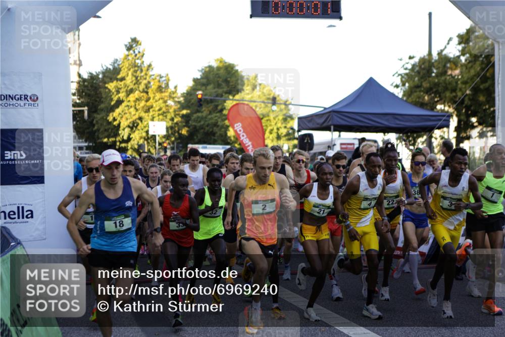 01.09.2024 - BARMER Alsterlauf Kathrin Stürmer Photography http://msf.ph/oto/6969240 01.09.2024 08:58:27 Ziel  meine-sportfotos.de