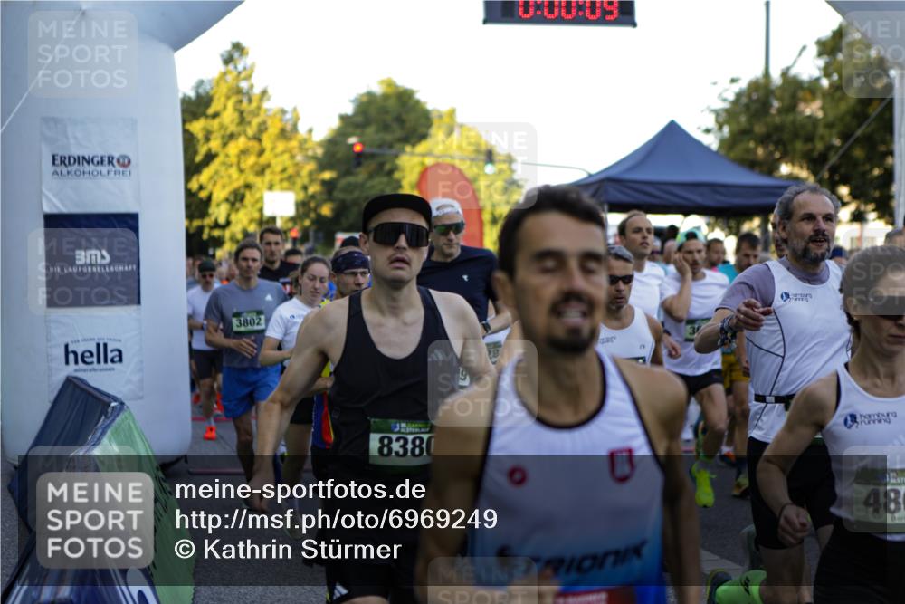 01.09.2024 - BARMER Alsterlauf Kathrin Stürmer Photography http://msf.ph/oto/6969249 01.09.2024 08:58:34 Ziel  meine-sportfotos.de