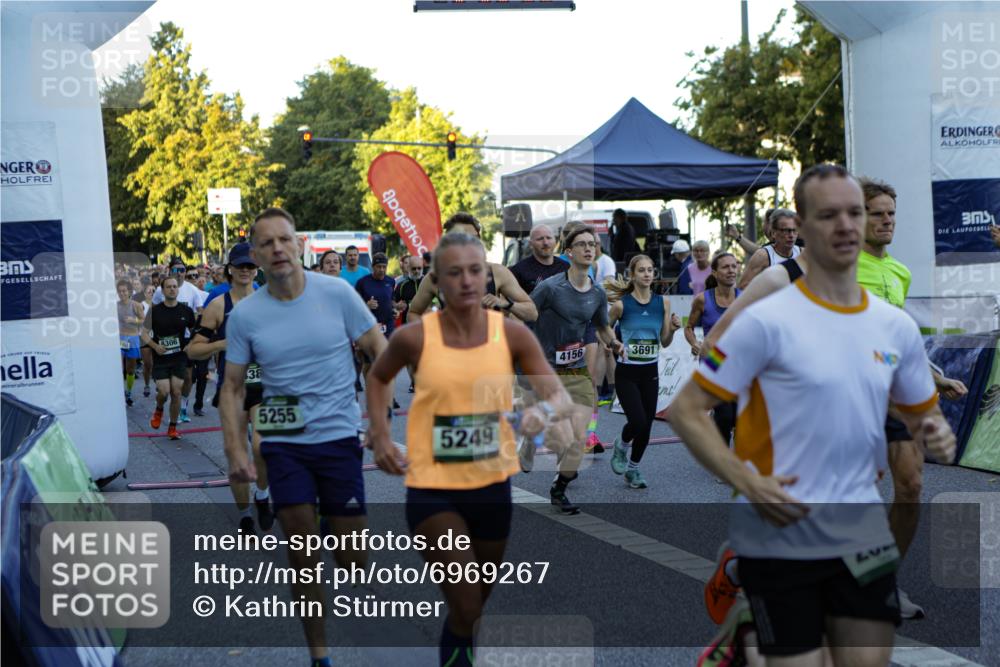 01.09.2024 - BARMER Alsterlauf Kathrin Stürmer Photography http://msf.ph/oto/6969267 01.09.2024 08:58:48 Ziel  meine-sportfotos.de