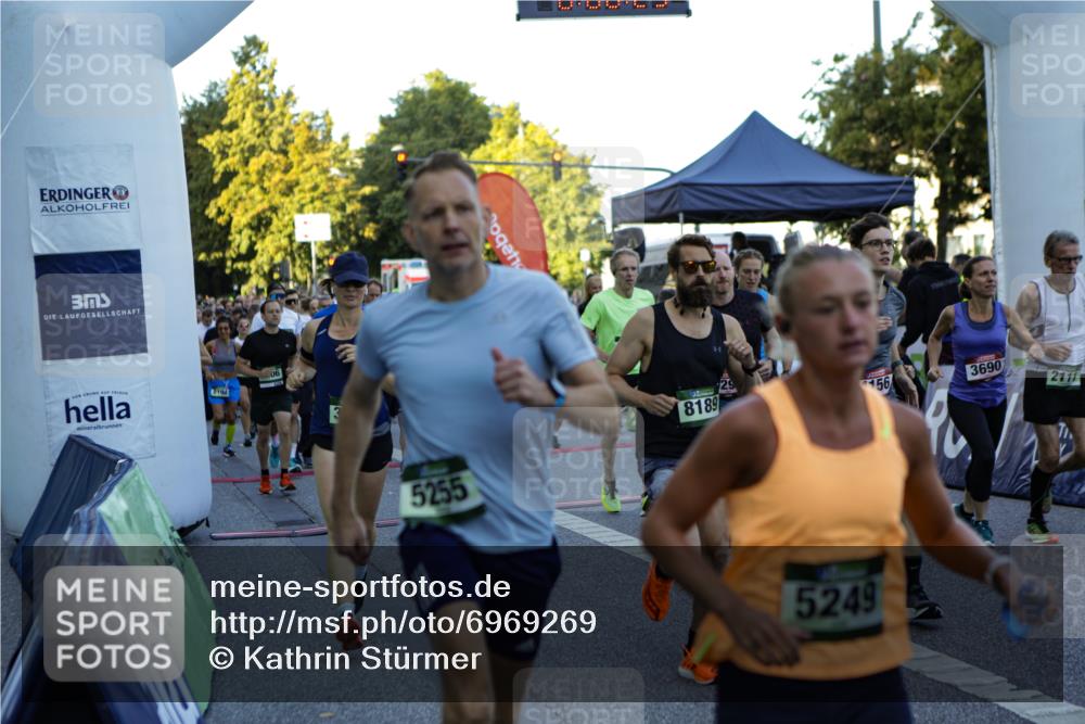 01.09.2024 - BARMER Alsterlauf Kathrin Stürmer Photography http://msf.ph/oto/6969269 01.09.2024 08:58:48 Ziel  meine-sportfotos.de