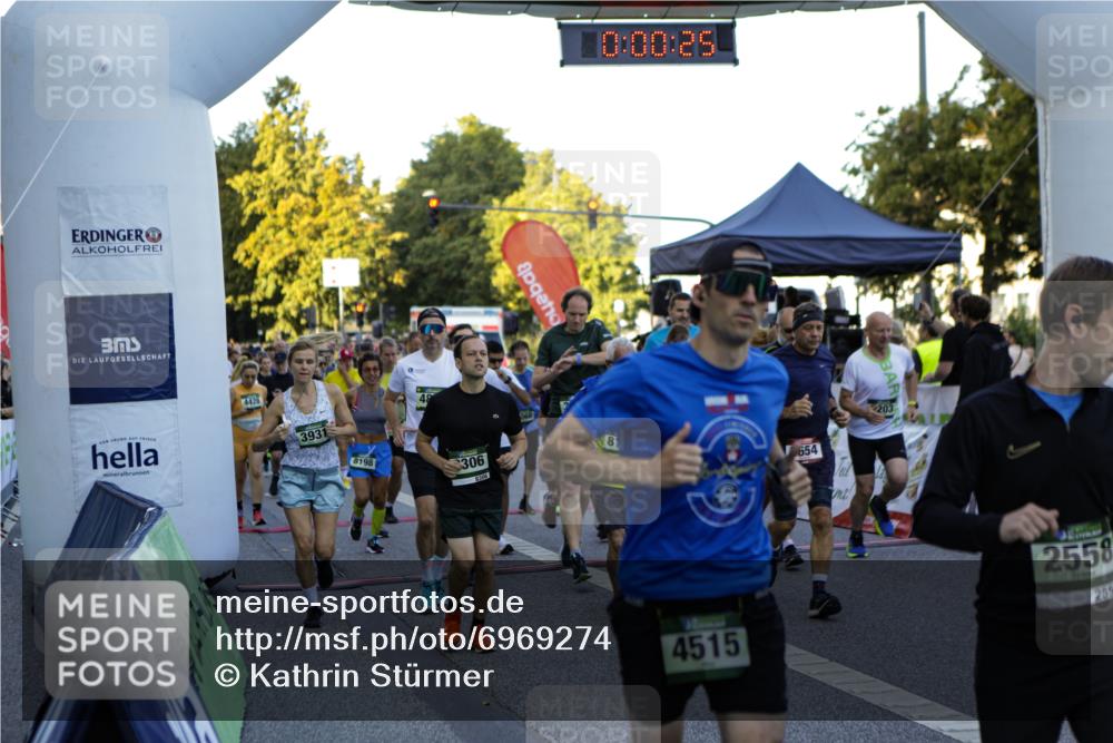 01.09.2024 - BARMER Alsterlauf Kathrin Stürmer Photography http://msf.ph/oto/6969274 01.09.2024 08:58:51 Ziel  meine-sportfotos.de