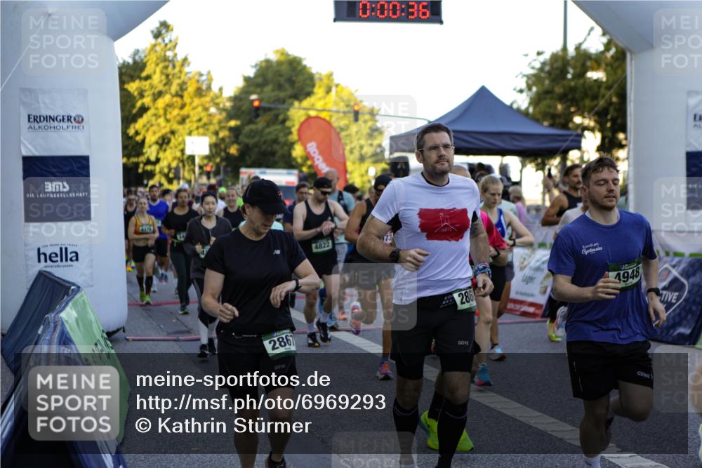 01.09.2024 - BARMER Alsterlauf Kathrin Stürmer Photography http://msf.ph/oto/6969293 01.09.2024 08:59:02 Ziel  meine-sportfotos.de