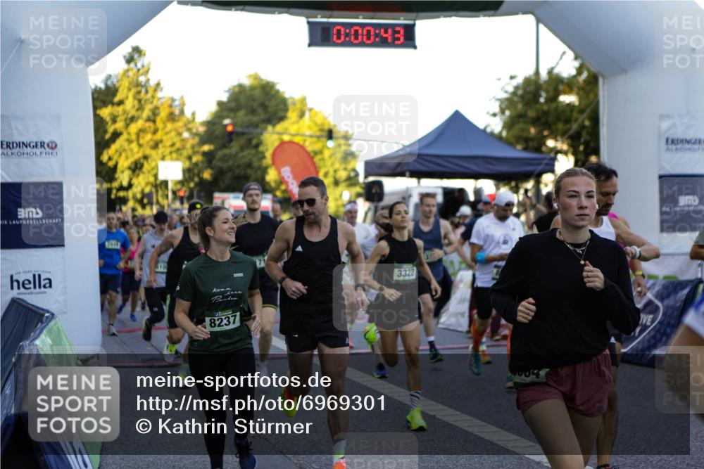 01.09.2024 - BARMER Alsterlauf Kathrin Stürmer Photography http://msf.ph/oto/6969301 01.09.2024 08:59:08 Ziel  meine-sportfotos.de