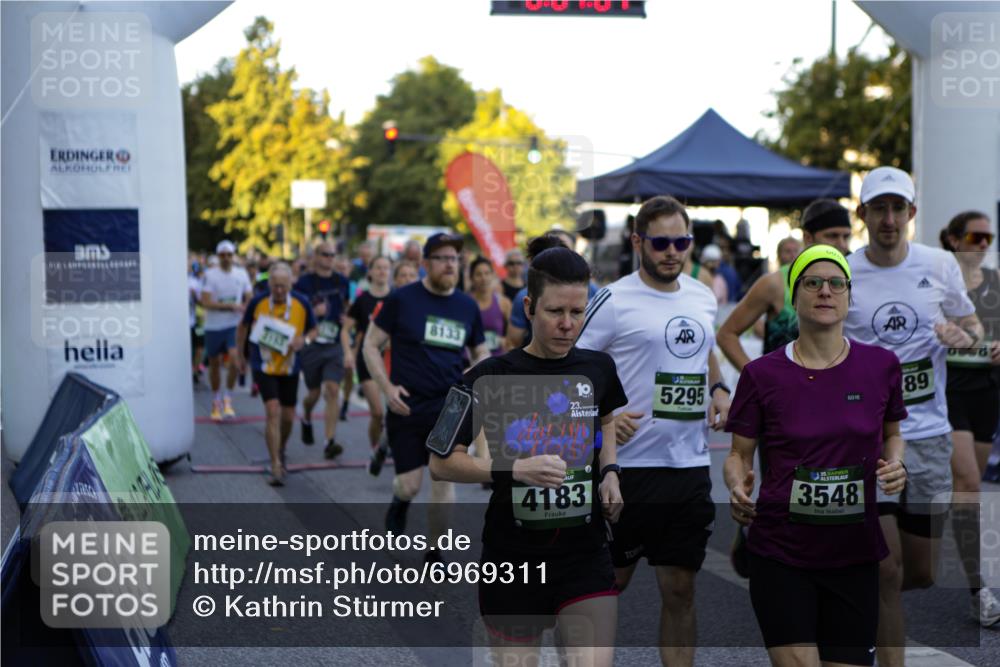 01.09.2024 - BARMER Alsterlauf Kathrin Stürmer Photography http://msf.ph/oto/6969311 01.09.2024 08:59:27 Ziel  meine-sportfotos.de