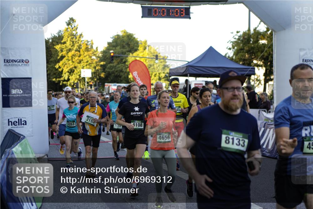 01.09.2024 - BARMER Alsterlauf Kathrin Stürmer Photography http://msf.ph/oto/6969312 01.09.2024 08:59:29 Ziel  meine-sportfotos.de