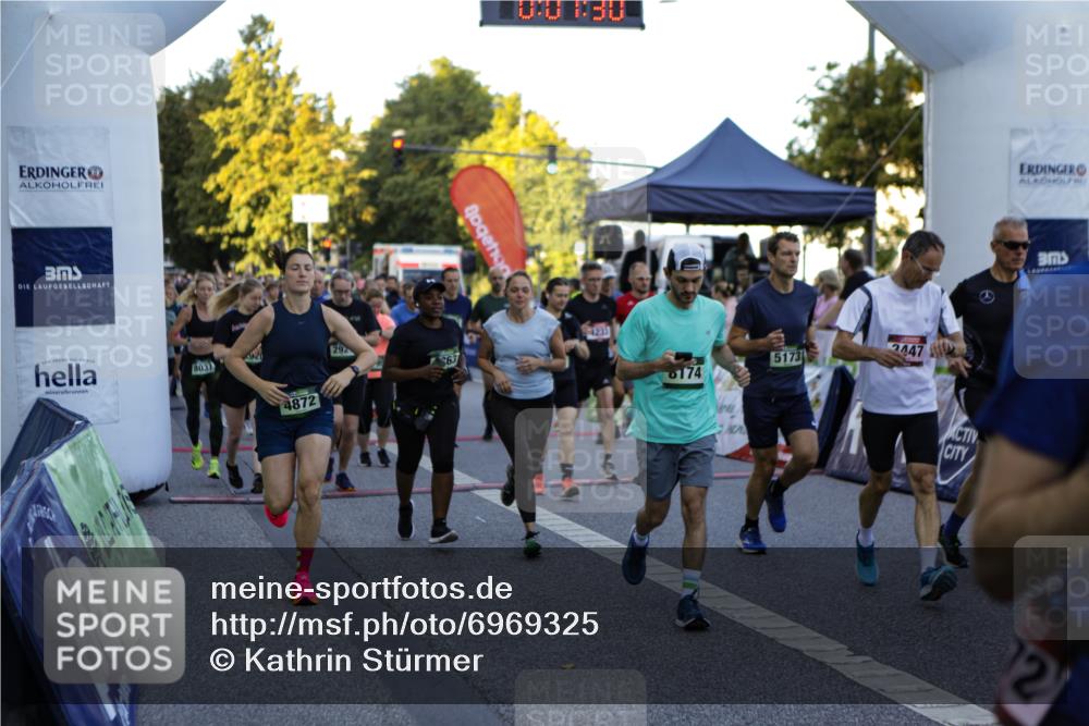 01.09.2024 - BARMER Alsterlauf Kathrin Stürmer Photography http://msf.ph/oto/6969325 01.09.2024 08:59:56 Ziel  meine-sportfotos.de
