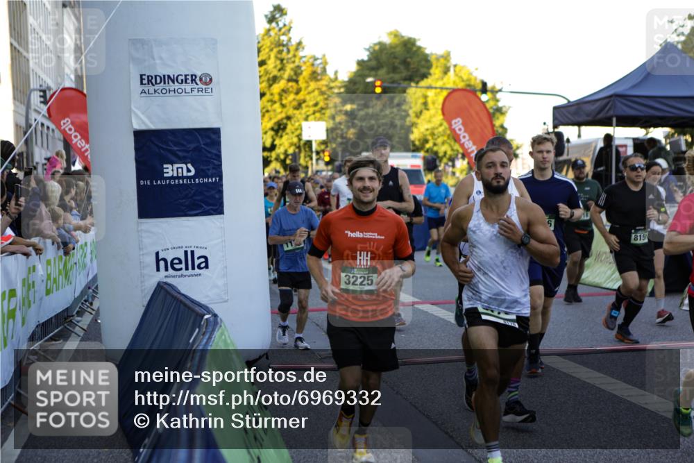 01.09.2024 - BARMER Alsterlauf Kathrin Stürmer Photography http://msf.ph/oto/6969332 01.09.2024 09:00:31 Ziel  meine-sportfotos.de