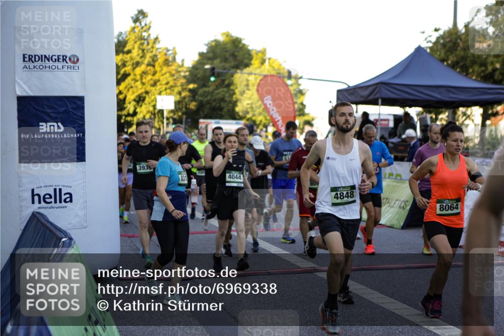 01.09.2024 - BARMER Alsterlauf Kathrin Stürmer Photography http://msf.ph/oto/6969338 01.09.2024 09:00:36 Ziel  meine-sportfotos.de