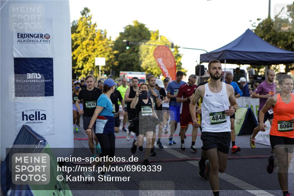 01.09.2024 - BARMER Alsterlauf Kathrin Stürmer Photography http://msf.ph/oto/6969339 01.09.2024 09:00:37 Ziel  meine-sportfotos.de