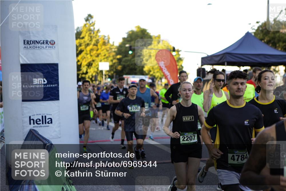 01.09.2024 - BARMER Alsterlauf Kathrin Stürmer Photography http://msf.ph/oto/6969344 01.09.2024 09:00:42 Ziel  meine-sportfotos.de