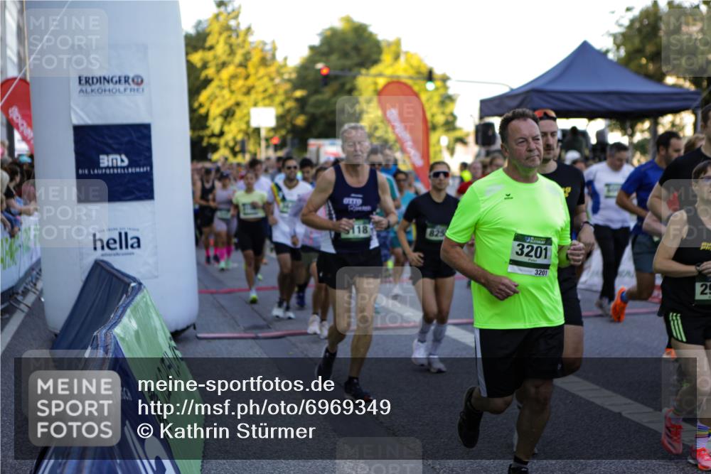 01.09.2024 - BARMER Alsterlauf Kathrin Stürmer Photography http://msf.ph/oto/6969349 01.09.2024 09:01:12 Ziel  meine-sportfotos.de