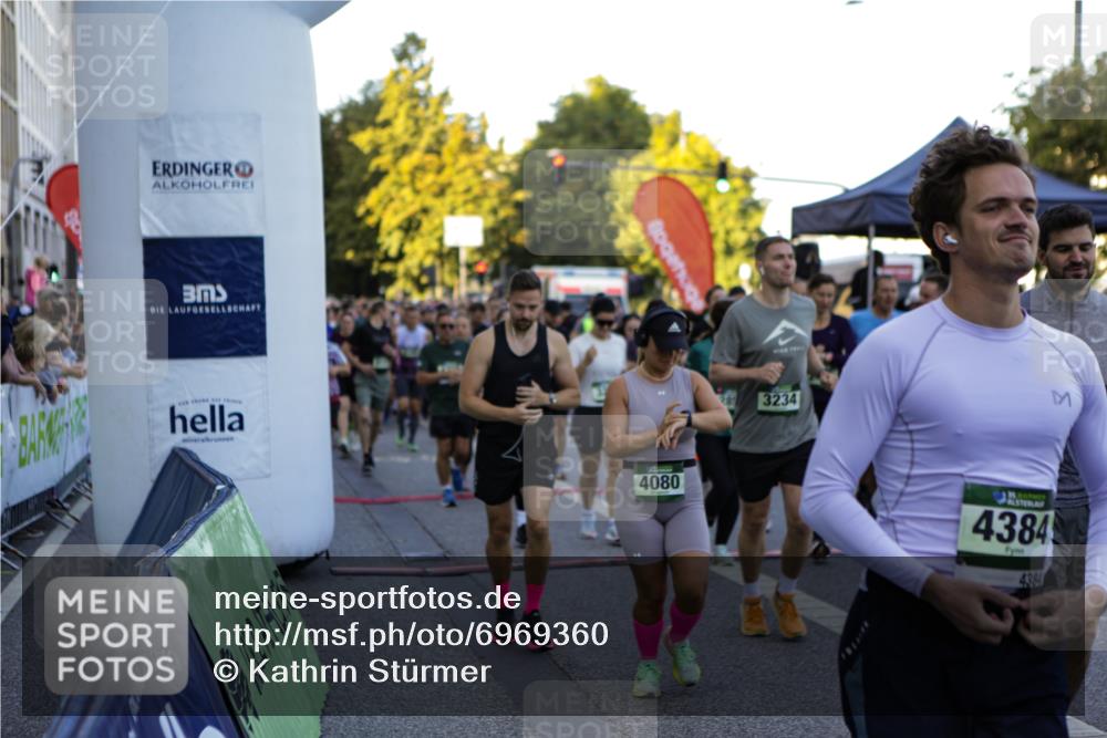 01.09.2024 - BARMER Alsterlauf Kathrin Stürmer Photography http://msf.ph/oto/6969360 01.09.2024 09:01:17 Ziel  meine-sportfotos.de