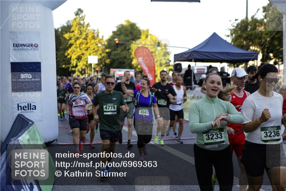01.09.2024 - BARMER Alsterlauf Kathrin Stürmer Photography http://msf.ph/oto/6969363 01.09.2024 09:01:22 Ziel  meine-sportfotos.de