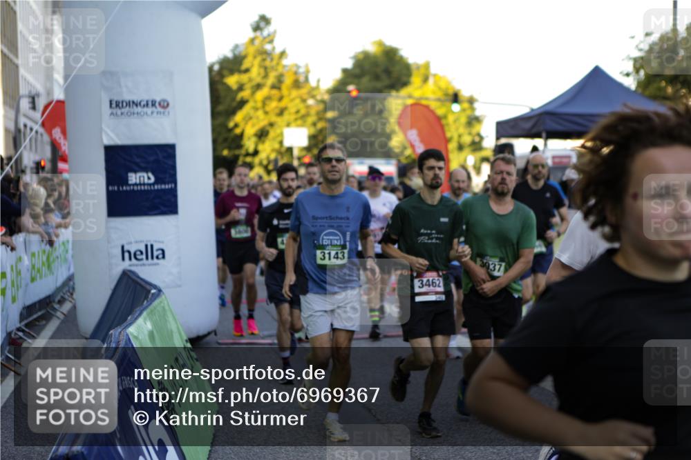 01.09.2024 - BARMER Alsterlauf Kathrin Stürmer Photography http://msf.ph/oto/6969367 01.09.2024 09:01:30 Ziel  meine-sportfotos.de