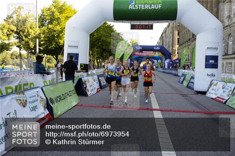 01.09.2024 - BARMER Alsterlauf Kathrin Stürmer Photography http://msf.ph/oto/6973954 01.09.2024 11:07:16 Ziel 54, 59, 61, 62, 63, 73, 76 meine-sportfotos.de