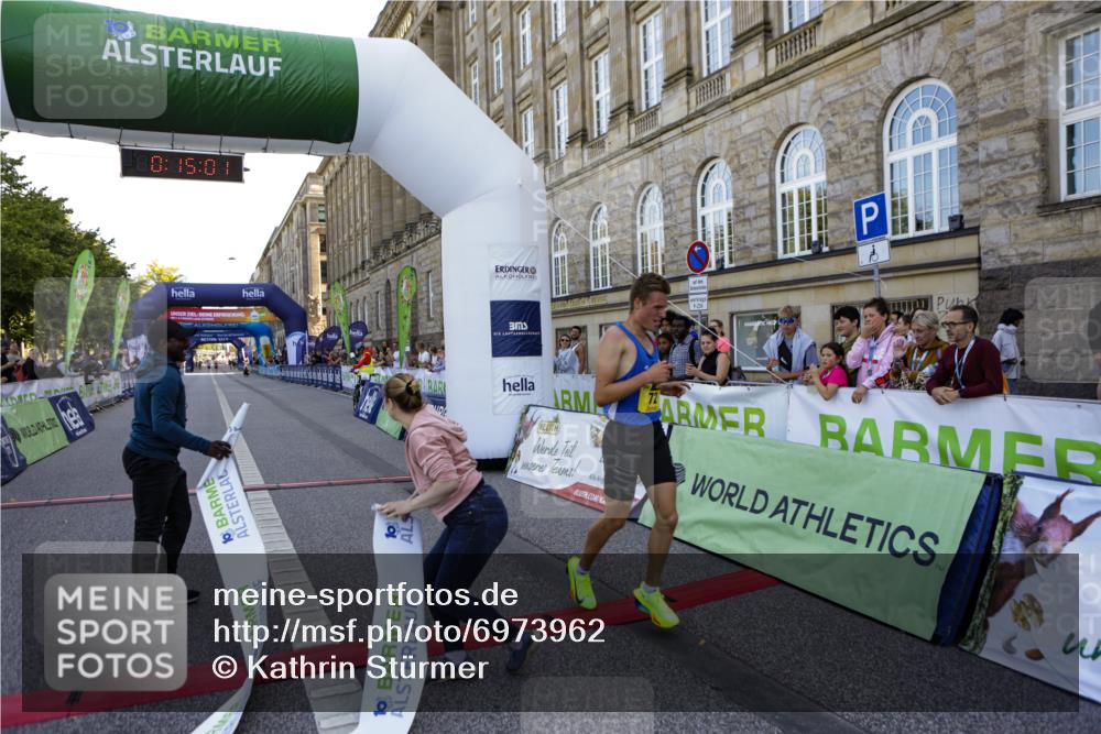 01.09.2024 - BARMER Alsterlauf Kathrin Stürmer Photography http://msf.ph/oto/6973962 01.09.2024 11:15:00 Ziel 67, 72 meine-sportfotos.de