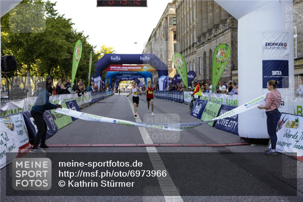 01.09.2024 - BARMER Alsterlauf Kathrin Stürmer Photography http://msf.ph/oto/6973966 01.09.2024 11:15:12 Ziel 69, 75 meine-sportfotos.de