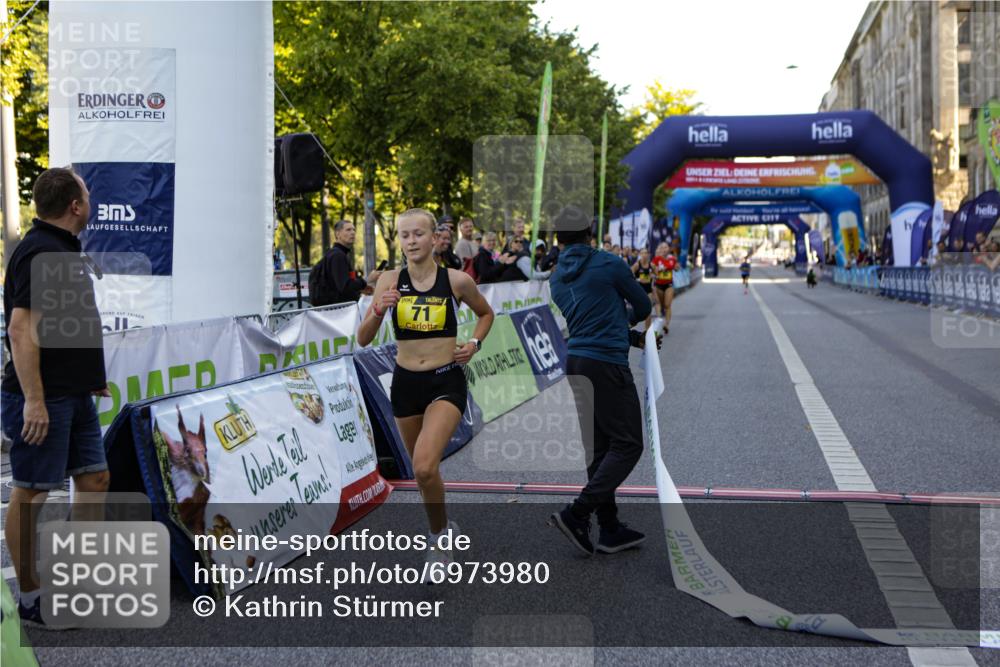 01.09.2024 - BARMER Alsterlauf Kathrin Stürmer Photography http://msf.ph/oto/6973980 01.09.2024 11:15:29 Ziel 64, 66, 70, 71 meine-sportfotos.de
