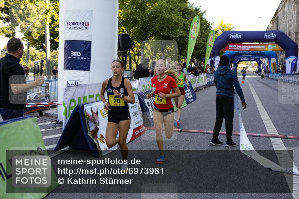 01.09.2024 - BARMER Alsterlauf Kathrin Stürmer Photography http://msf.ph/oto/6973981 01.09.2024 11:15:34 Ziel 56, 64, 66, 70, 71 meine-sportfotos.de