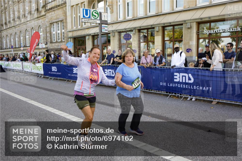 01.09.2024 - BARMER Alsterlauf Kathrin Stürmer Photography http://msf.ph/oto/6974162 01.09.2024 11:30:37 Ziel 8339 meine-sportfotos.de