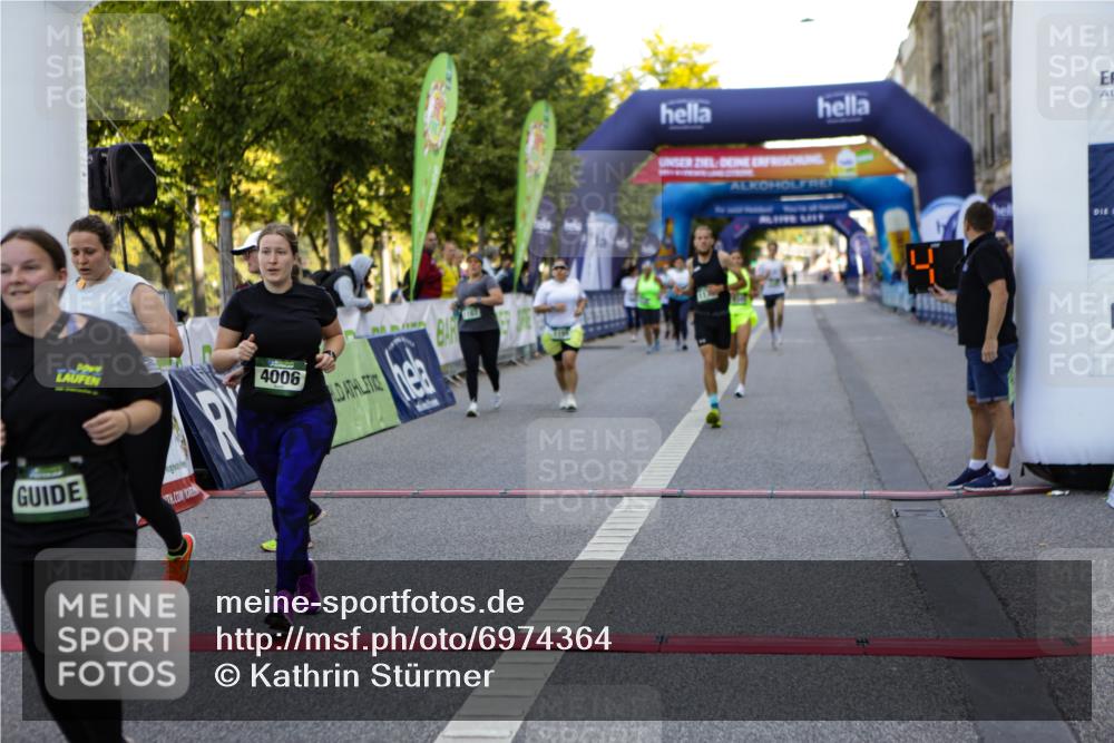 01.09.2024 - BARMER Alsterlauf Kathrin Stürmer Photography http://msf.ph/oto/6974364 01.09.2024 11:37:22 Ziel 1096, 1133, 1153, 1155, 1165, 1167, 1183, 1184, 1220, 1221, 2820, 4006, 1145, 1170, 8343 meine-sportfotos.de