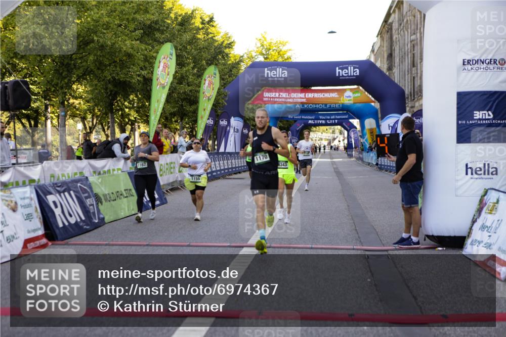 01.09.2024 - BARMER Alsterlauf Kathrin Stürmer Photography http://msf.ph/oto/6974367 01.09.2024 11:37:24 Ziel 1062, 1130, 1133, 1153, 1155, 1165, 1167, 1227, 4006, 1145, 1170, 8343 meine-sportfotos.de