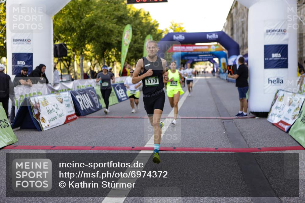 01.09.2024 - BARMER Alsterlauf Kathrin Stürmer Photography http://msf.ph/oto/6974372 01.09.2024 11:37:25 Ziel 1062, 1130, 1153, 1155, 1165, 1167, 1227, 4006, 1145, 1170, 8343 meine-sportfotos.de