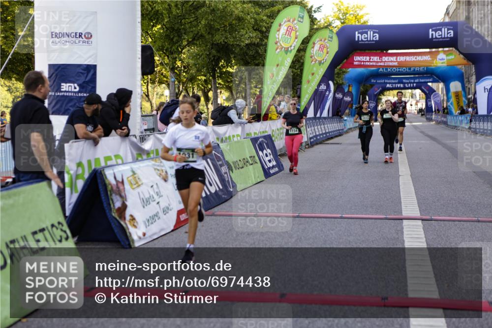 01.09.2024 - BARMER Alsterlauf Kathrin Stürmer Photography http://msf.ph/oto/6974438 01.09.2024 11:38:45 Ziel 1032, 1033, 1154, 1031, 1113, 8311 meine-sportfotos.de