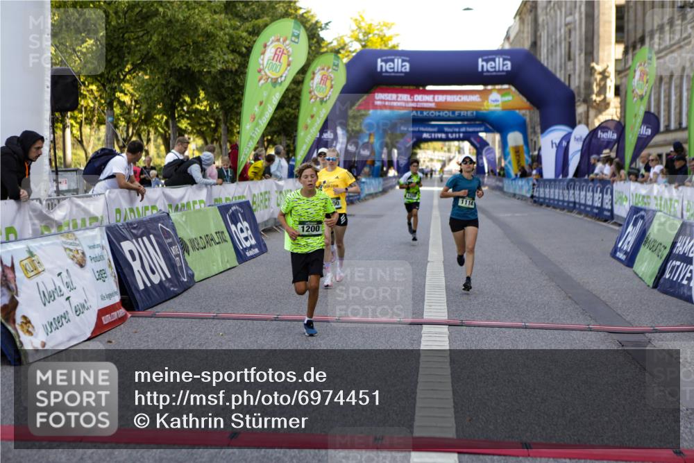 01.09.2024 - BARMER Alsterlauf Kathrin Stürmer Photography http://msf.ph/oto/6974451 01.09.2024 11:38:57 Ziel 1032, 1033, 1099, 1114, 1200, 1209, 8300, 8311 meine-sportfotos.de