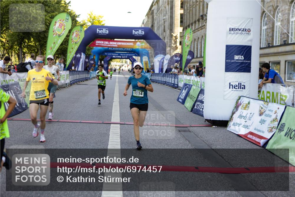 01.09.2024 - BARMER Alsterlauf Kathrin Stürmer Photography http://msf.ph/oto/6974457 01.09.2024 11:38:59 Ziel 1099, 1114, 1200, 1209, 8300, 8311 meine-sportfotos.de