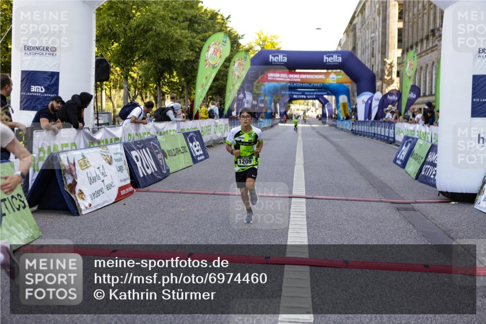 01.09.2024 - BARMER Alsterlauf Kathrin Stürmer Photography http://msf.ph/oto/6974460 01.09.2024 11:39:01 Ziel 1099, 1114, 1200, 1209, 8300 meine-sportfotos.de
