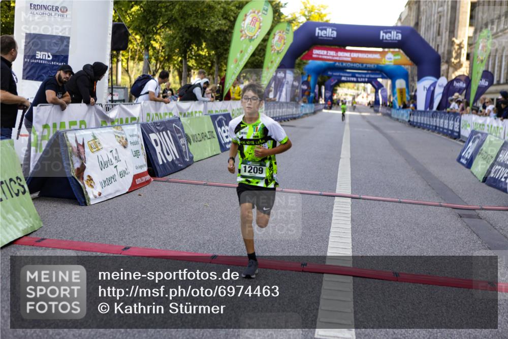 01.09.2024 - BARMER Alsterlauf Kathrin Stürmer Photography http://msf.ph/oto/6974463 01.09.2024 11:39:02 Ziel 1099, 1114, 1200, 1209, 8300 meine-sportfotos.de