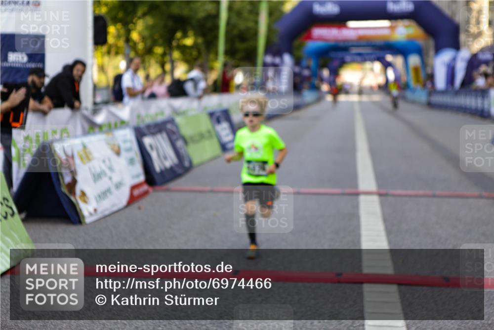 01.09.2024 - BARMER Alsterlauf Kathrin Stürmer Photography http://msf.ph/oto/6974466 01.09.2024 11:39:14 Ziel 1076 meine-sportfotos.de