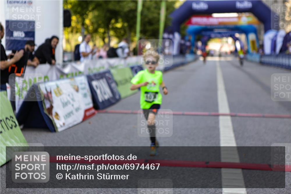 01.09.2024 - BARMER Alsterlauf Kathrin Stürmer Photography http://msf.ph/oto/6974467 01.09.2024 11:39:15 Ziel 1076 meine-sportfotos.de