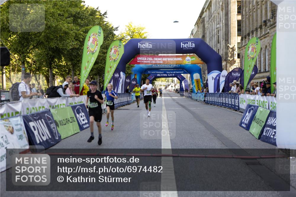 01.09.2024 - BARMER Alsterlauf Kathrin Stürmer Photography http://msf.ph/oto/6974482 01.09.2024 11:39:35 Ziel 1090, 1102, 1148, 1195, 1203 meine-sportfotos.de