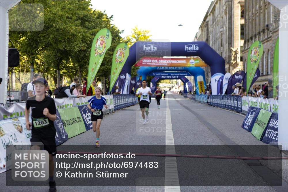 01.09.2024 - BARMER Alsterlauf Kathrin Stürmer Photography http://msf.ph/oto/6974483 01.09.2024 11:39:36 Ziel 1090, 1102, 1121, 1148, 1195, 1203 meine-sportfotos.de