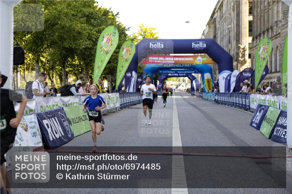 01.09.2024 - BARMER Alsterlauf Kathrin Stürmer Photography http://msf.ph/oto/6974485 01.09.2024 11:39:36 Ziel 1090, 1102, 1121, 1148, 1195, 1203 meine-sportfotos.de