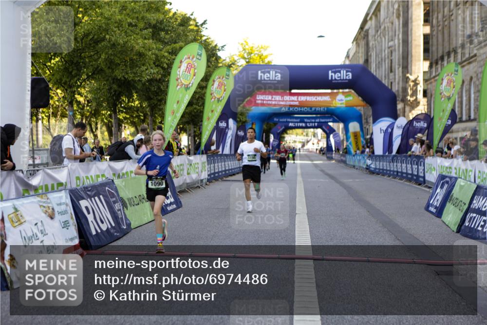 01.09.2024 - BARMER Alsterlauf Kathrin Stürmer Photography http://msf.ph/oto/6974486 01.09.2024 11:39:37 Ziel 1090, 1102, 1121, 1195, 1203 meine-sportfotos.de