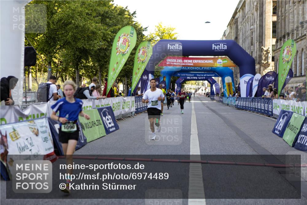 01.09.2024 - BARMER Alsterlauf Kathrin Stürmer Photography http://msf.ph/oto/6974489 01.09.2024 11:39:37 Ziel 1090, 1102, 1121, 1195, 1203 meine-sportfotos.de