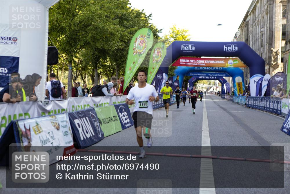 01.09.2024 - BARMER Alsterlauf Kathrin Stürmer Photography http://msf.ph/oto/6974490 01.09.2024 11:39:39 Ziel 1090, 1102, 1121, 1179, 1195, 1203 meine-sportfotos.de